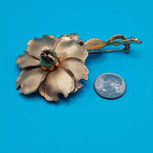 Vintage 1960s Large Flower With Stem Brooch, Gold Tone, 3 Inches - Picture 8 of 9